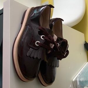 Zara kids burgundy lace up oxford’s sz 2